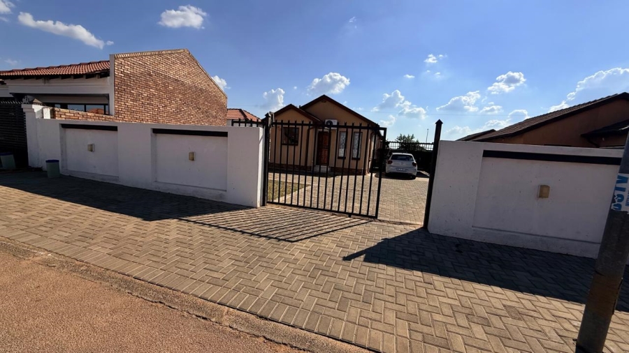 2 Bedroom Property for Sale in Mabopane Unit X North West
